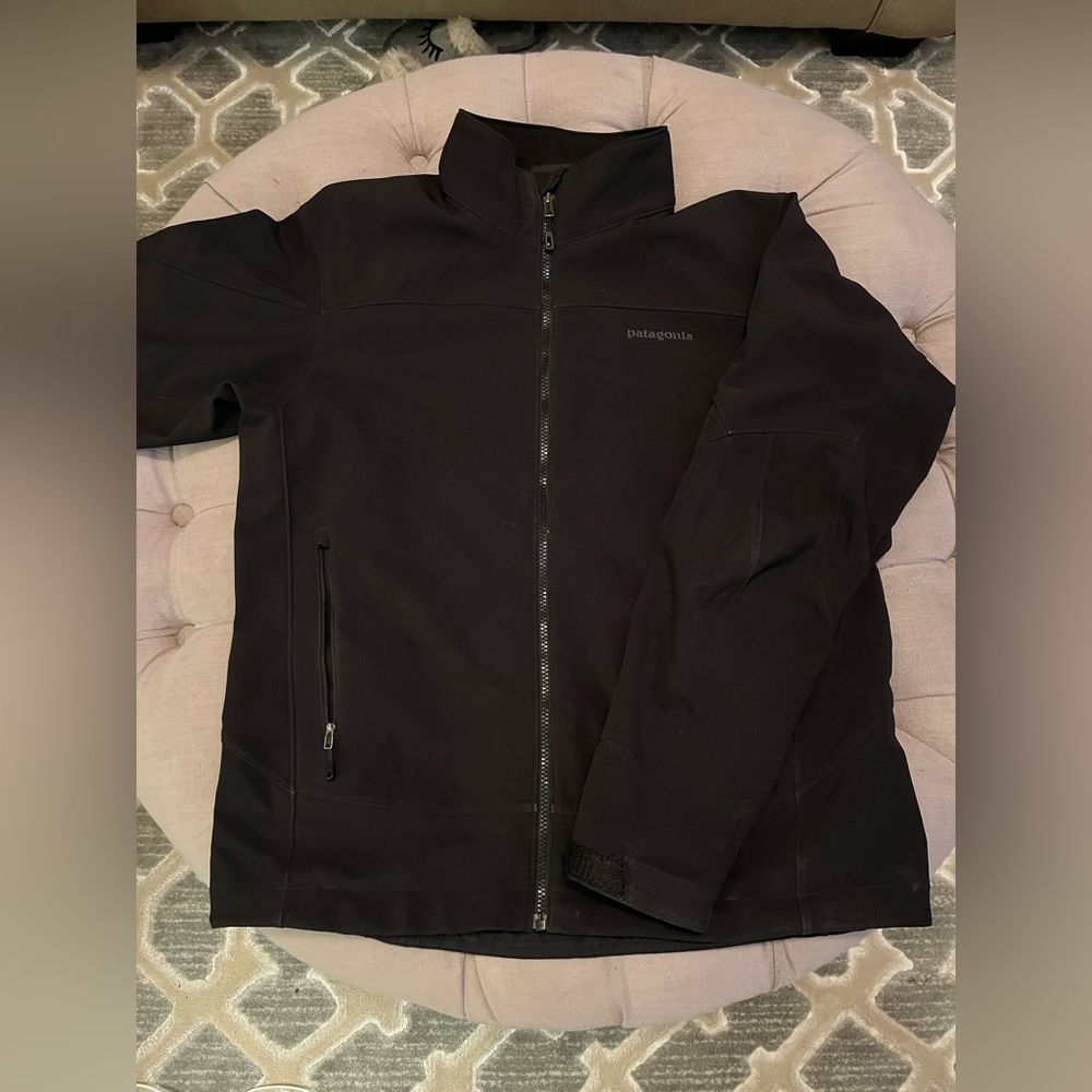 Like new condition black Patagonia jacket